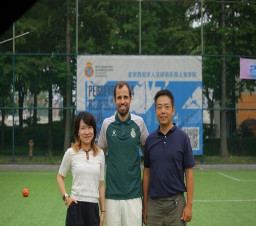 完美体育皇家西班牙人足球俱乐部通过其上海足球学院深化国际布局